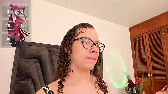 Snapshot of ParisMendez chatting on 07.19.26 ParisMendez online show from 07.19.26