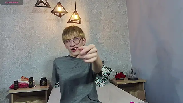 Snapshot of axell_stone_ chatting on 06.16.26 axell stone online show from 06.16.26