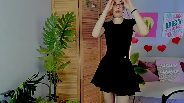 Snapshot of SeraphineDuskryn chatting on 06.26.26 SeraphineDuskryn online show from 06.26.26