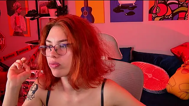 Snapshot of SeraphineDuskryn chatting on 07.17.26 SeraphineDuskryn online show from 07.17.26