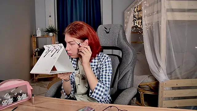 Snapshot of SeraphineDuskryn chatting on 07.21.26 SeraphineDuskryn online show from 07.21.26