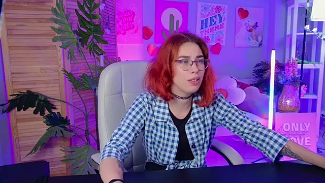 Snapshot of SeraphineDuskryn chatting on 07.23.26 SeraphineDuskryn online show from 07.23.26