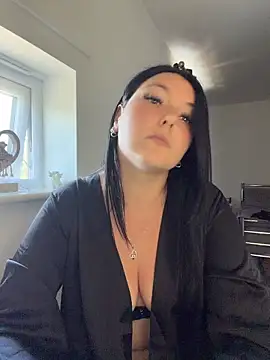 LeahAnnX online show from 07.14.26