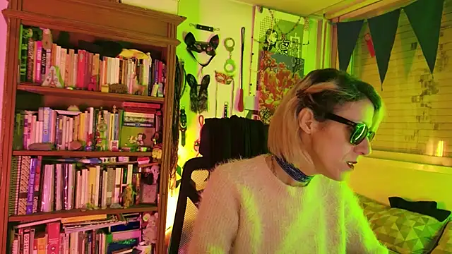 Snapshot of mina_here chatting on 07.15.26 mina here online show from 07.15.26