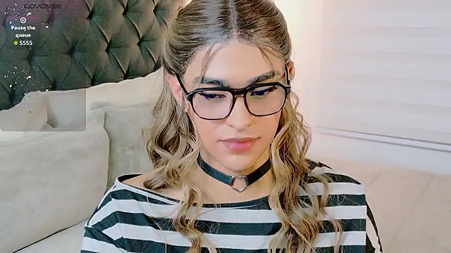 Snapshot of Scarlethvhonparker chatting on 02.15.26 Scarlethvhonparker online show from 02.15.26