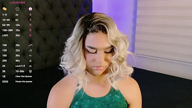Snapshot of Scarlethvhonparker chatting on 06.19.26 Scarlethvhonparker online show from 06.19.26