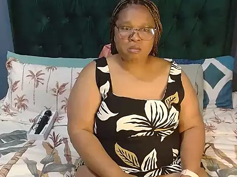 Snapshot of MISS_BLACKBERY chatting on 06.12.26 MISS BLACKBERY online show from 06.12.26