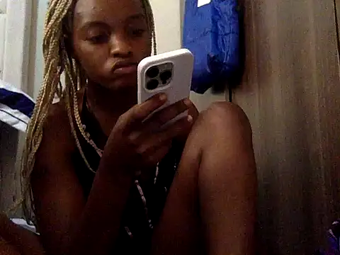 Snapshot of Lilmamaspark chatting on 06.14.26 Lilmamaspark online show from 06.14.26