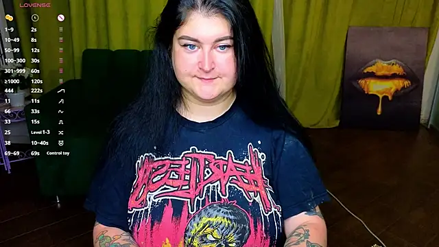 Snapshot of CessieBler chatting on 07.29.26 CessieBler online show from 07.29.26