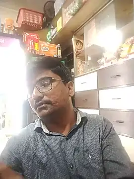 Snapshot of dhirusury050625 chatting on 06.18.26 dhirusury050625 online show from 06.18.26