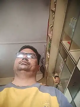 Snapshot of dhirusury050625 chatting on 07.18.26 dhirusury050625 online show from 07.18.26