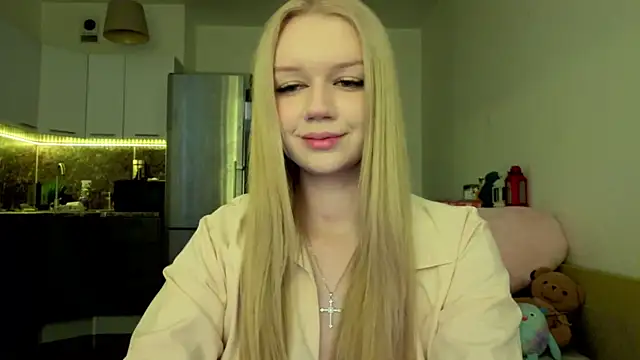 Snapshot of viyy chatting on 06.20.26 viyy online show from 06.20.26