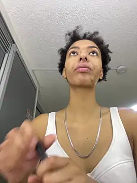 Snapshot of Kiara_Kamau_XXX chatting on 07.12.26 Kiara Kamau XXX online show from 07.12.26