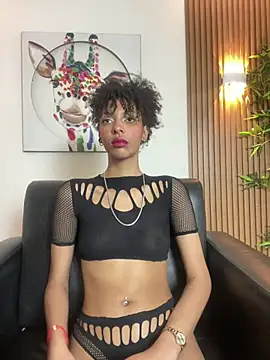 Snapshot of Kiara_Kamau_XXX chatting on 07.25.26 Kiara Kamau XXX online show from 07.25.26