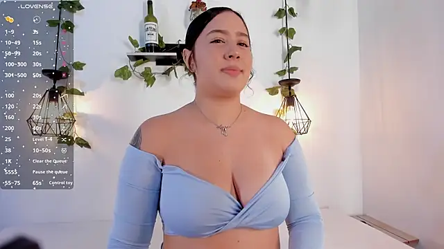 Snapshot of aisha_duque_ chatting on 06.25.26 aisha duque online show from 06.25.26