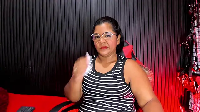 Snapshot of Mommy_Big_Ass chatting on 08.06.26 Mommy Big Ass online show from 08.06.26