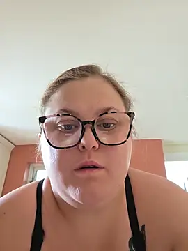 Snapshot of Ivy-Rose-xx chatting on 07.19.26 Ivy-Rose-xx online show from 07.19.26