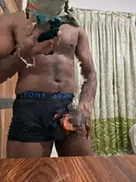 Snapshot of mr_shhw chatting on 06.18.26 mr shhw online show from 06.18.26