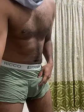 Snapshot of mr_shhw chatting on 06.19.26 mr shhw online show from 06.19.26