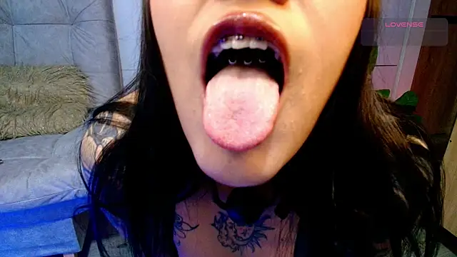 Snapshot of Neytiri_Ss chatting on 06.21.26 Neytiri Ss online show from 06.21.26