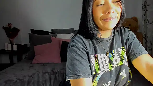 NicolePasqualott online show from 03.18.25