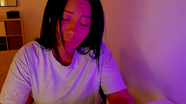 NicolePasqualott online show from 09.21.25