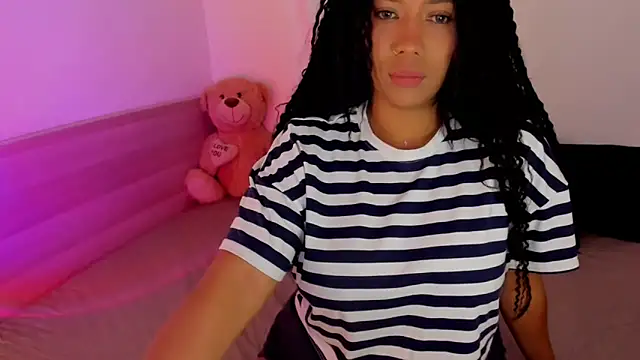 NicolePasqualott online show from 11.18.25