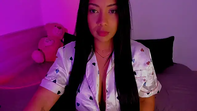 NicolePasqualott online show from 11.30.25