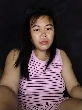 Snapshot of -Lemi- chatting on 06.19.26 -Lemi- online show from 06.19.26