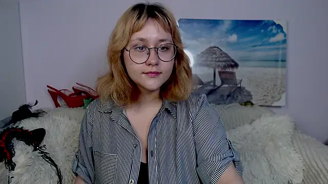 Snapshot of Judith_hypnosiss chatting on 07.15.26 Judith hypnosiss online show from 07.15.26
