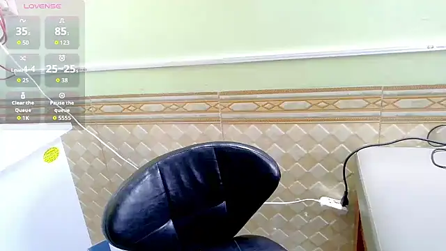 Snapshot of Mi_spa chatting on 06.18.26 Mi spa online show from 06.18.26