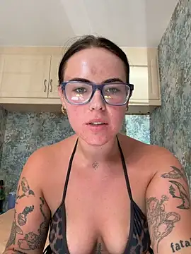 Snapshot of champagnebratt chatting on 06.19.26 champagnebratt online show from 06.19.26
