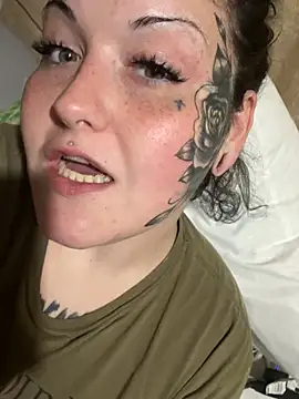 brattyXgoodXgirl online show from 07.23.26