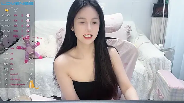 Snapshot of oo_se chatting on 06.18.26 oo se online show from 06.18.26