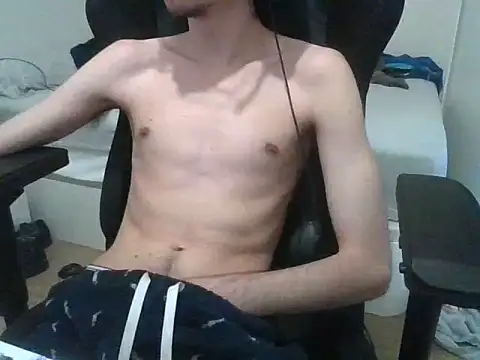 Snapshot of gabrielNovin17cm chatting on 06.15.26 gabrielNovin17cm online show from 06.15.26