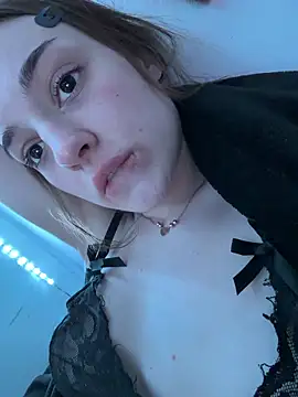 Snapshot of lliimmaaa chatting on 06.19.26 lliimmaaa online show from 06.19.26