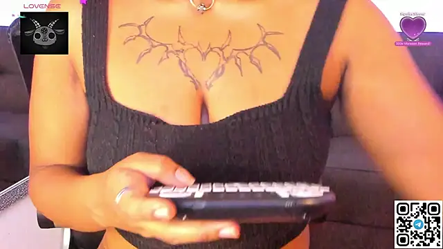 Snapshot of morticia_420 chatting on 07.21.26 morticia 420 online show from 07.21.26