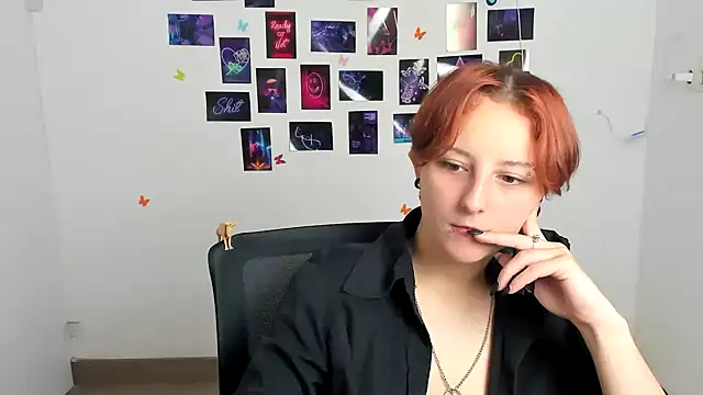 Snapshot of Dilara_Kiss_ chatting on 06.28.26 Dilara Kiss online show from 06.28.26