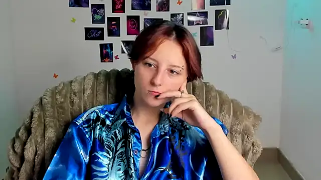 Snapshot of Dilara_Kiss_ chatting on 08.06.26 Dilara Kiss online show from 08.06.26