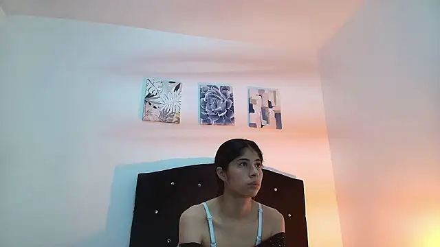Snapshot of Dahlia__Vixen chatting on 07.13.26 Dahlia Vixen online show from 07.13.26