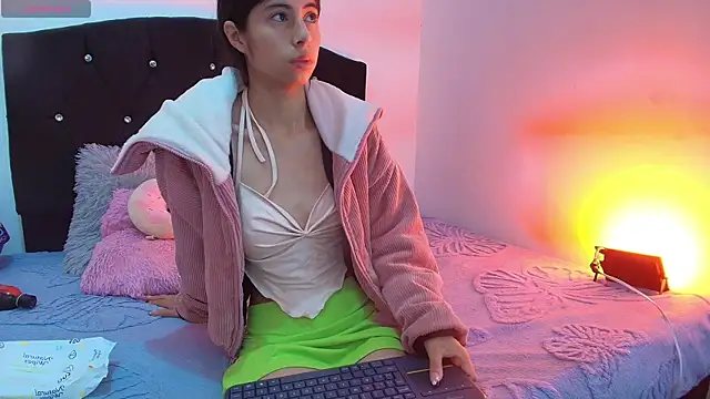 Snapshot of Dahlia__Vixen chatting on 08.05.26 Dahlia Vixen online show from 08.05.26