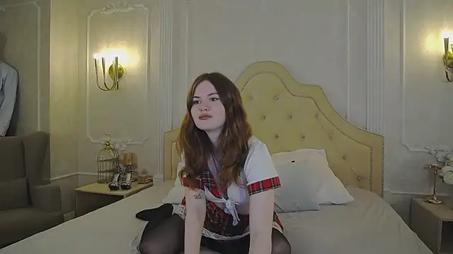 Snapshot of ClaireFlowers chatting on 06.29.26 ClaireFlowers online show from 06.29.26