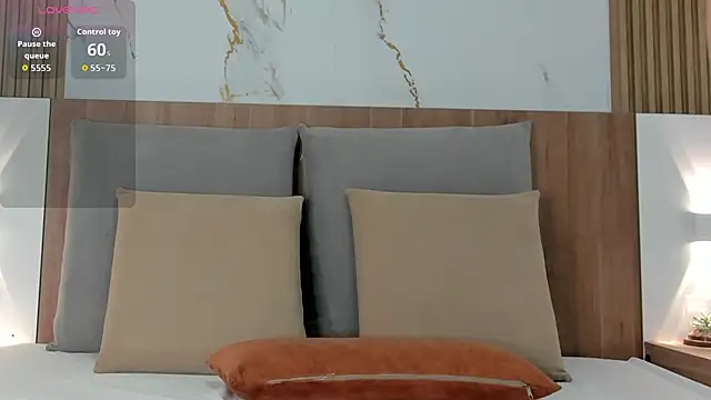 Coral Snow online show from 06.30.26