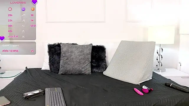 Snapshot of Olivia_flamme chatting on 07.10.26 Olivia flamme online show from 07.10.26