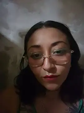 Snapshot of sweetshubbymami chatting on 06.19.26 sweetshubbymami online show from 06.19.26