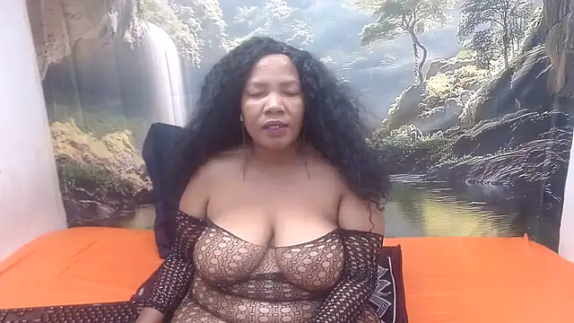 Snapshot of CURVYELEGANCExxx chatting on 07.11.26 CURVYELEGANCExxx online show from 07.11.26