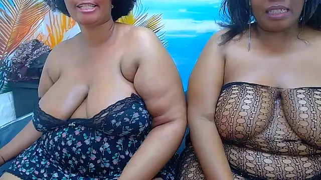 Snapshot of CURVYELEGANCExxx chatting on 07.18.26 CURVYELEGANCExxx online show from 07.18.26