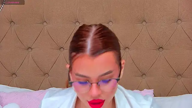 Snapshot of YasminnDoll chatting on 07.18.26 YasminnDoll online show from 07.18.26