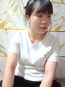 Snapshot of Em_xinh05 chatting on 06.17.26 Em xinh05 online show from 06.17.26