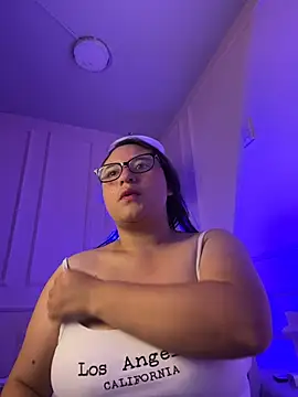 Snapshot of LuisAny chatting on 07.24.26 LuisAny online show from 07.24.26